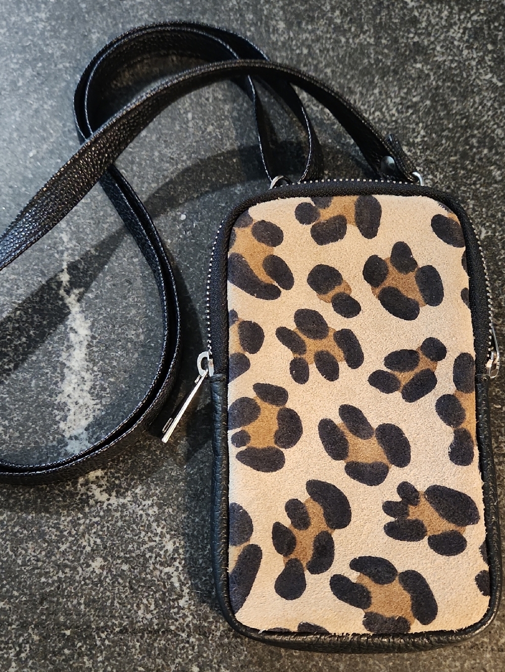 Borse In Pelle Leopard Print Crossbody Phone Bag - Black Trim